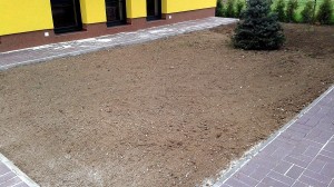 Nová zahrada-pokládka travního kobrce W-GARDEN-Realizace zahrad0005